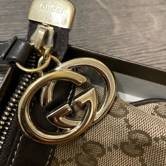 Authentic Gucci Pochette - Picture 2 of 11